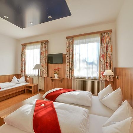 Hotel Drei Loewen Dachau Room photo